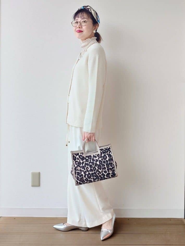 MUTSUKOさんの「UNTITLED｜【洗える/ワイド/ウエストゴム】ストレッチドロストパンツ」を使ったコーディネート