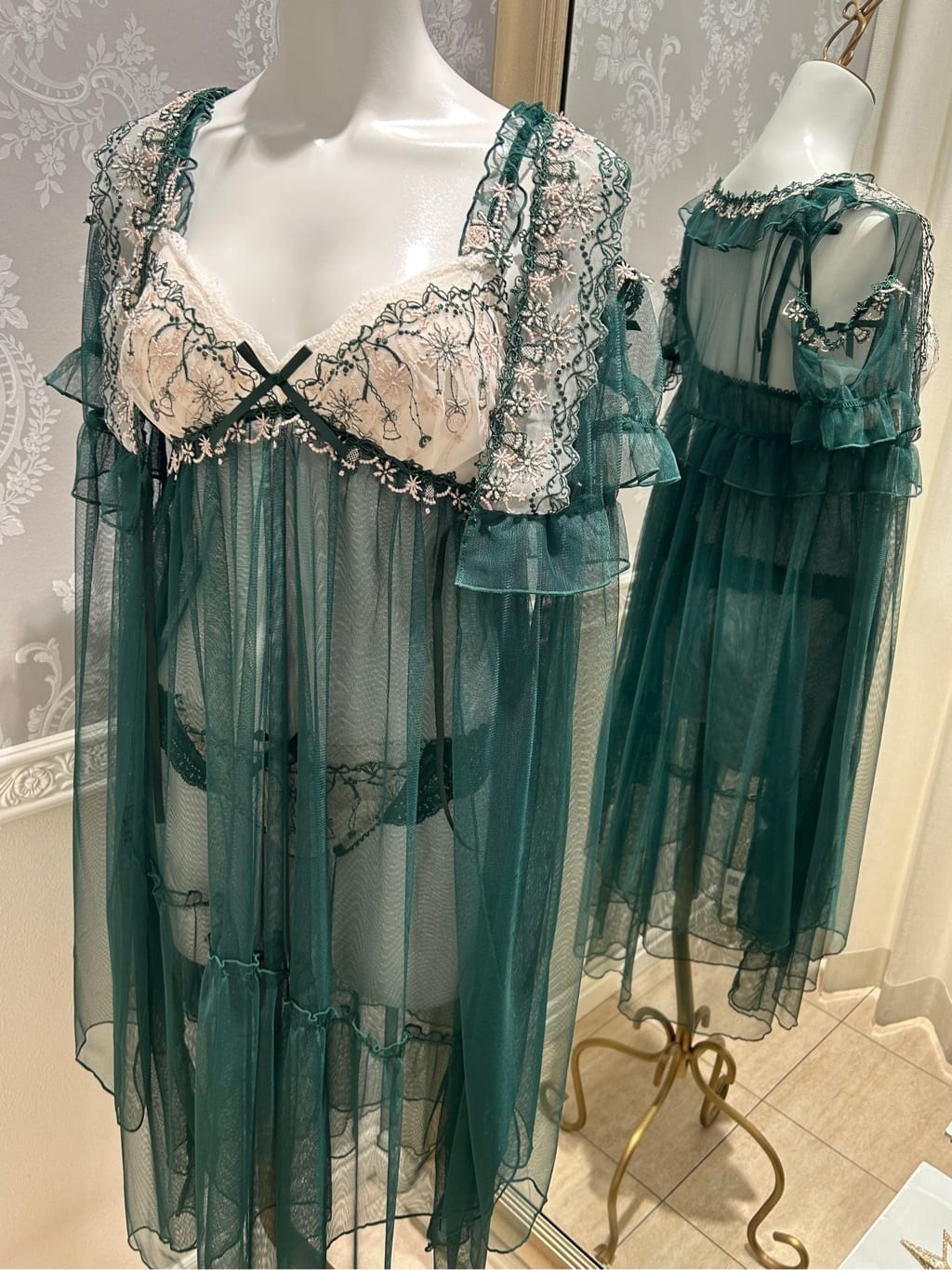 hachiさんの「Risa Magli｜【ルビー】 ブラジャー （B-C） ＜Side Shape（サイドシェイプ）＞」を使ったコーディネート