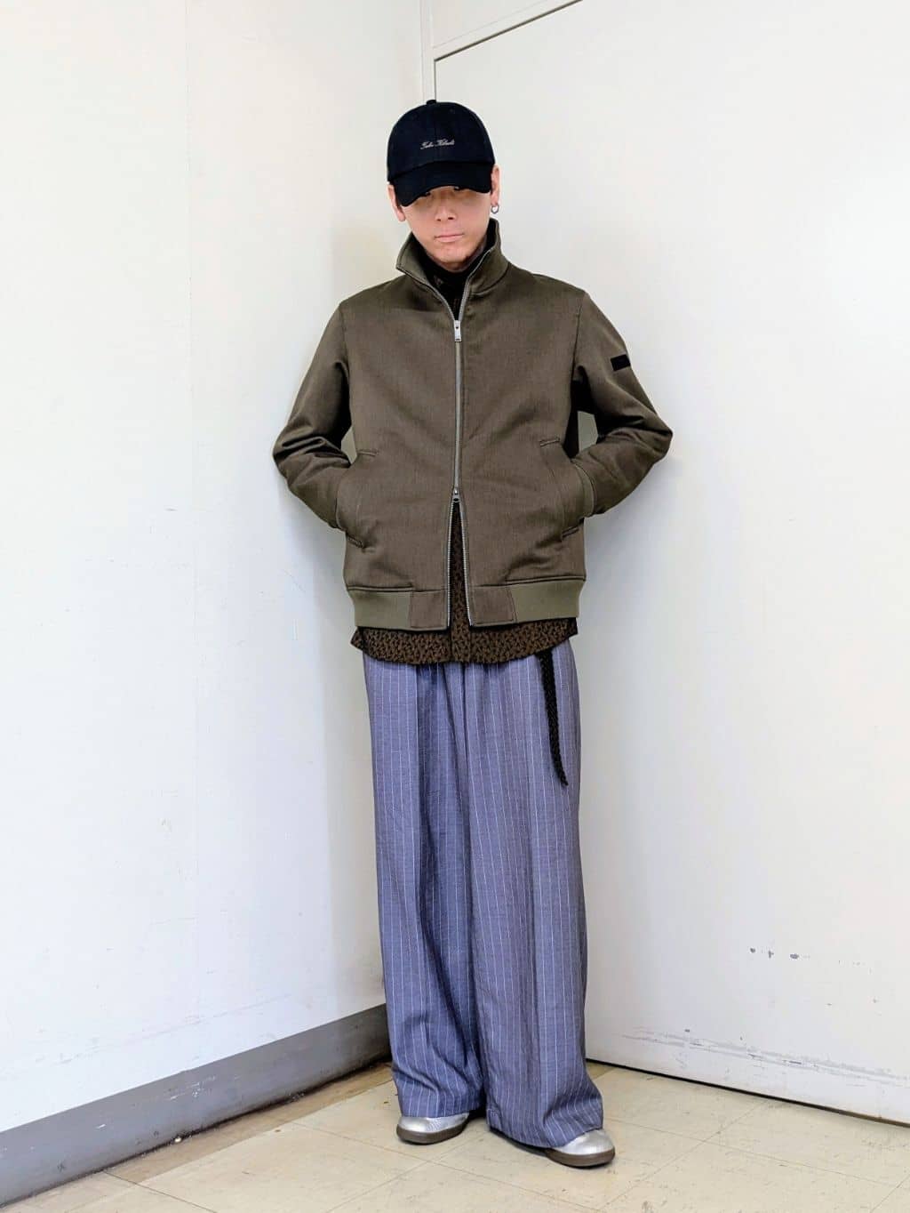 ryoさんの「TAKEO KIKUCHI｜【JUST ONE LAYER】ダウンファブリック ジップアップ リブ ブルゾン」を使ったコーディネート