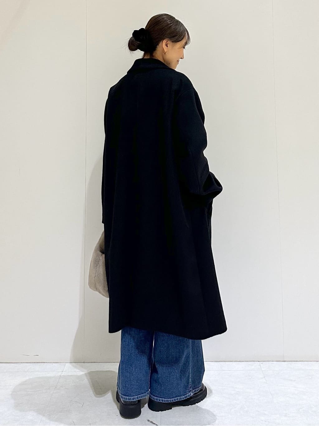 makiさんの「OPAQUE.CLIP｜カシミヤブレンドウールチェスターコート」を使ったコーディネート