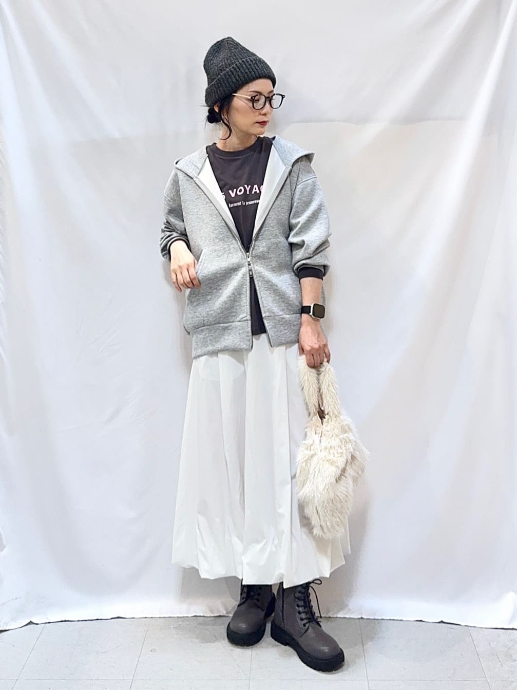 𝐇𝐢𝐫𝐨𝐦𝐢さんの「SHOO･LA･RUE｜グラフィックアソート ベーシックロンT」を使ったコーディネート