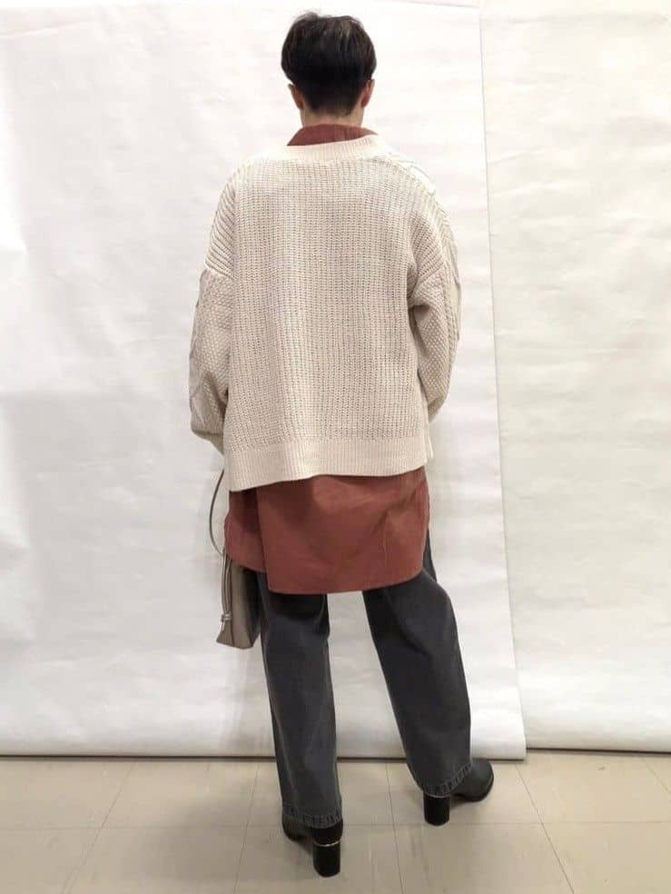 なっちゃんさんの「SHOO･LA･RUE｜【洗濯機可/S-LL】すっきり見えにこだわった コーデュロイチュニックワンピース」を使ったコーディネート
