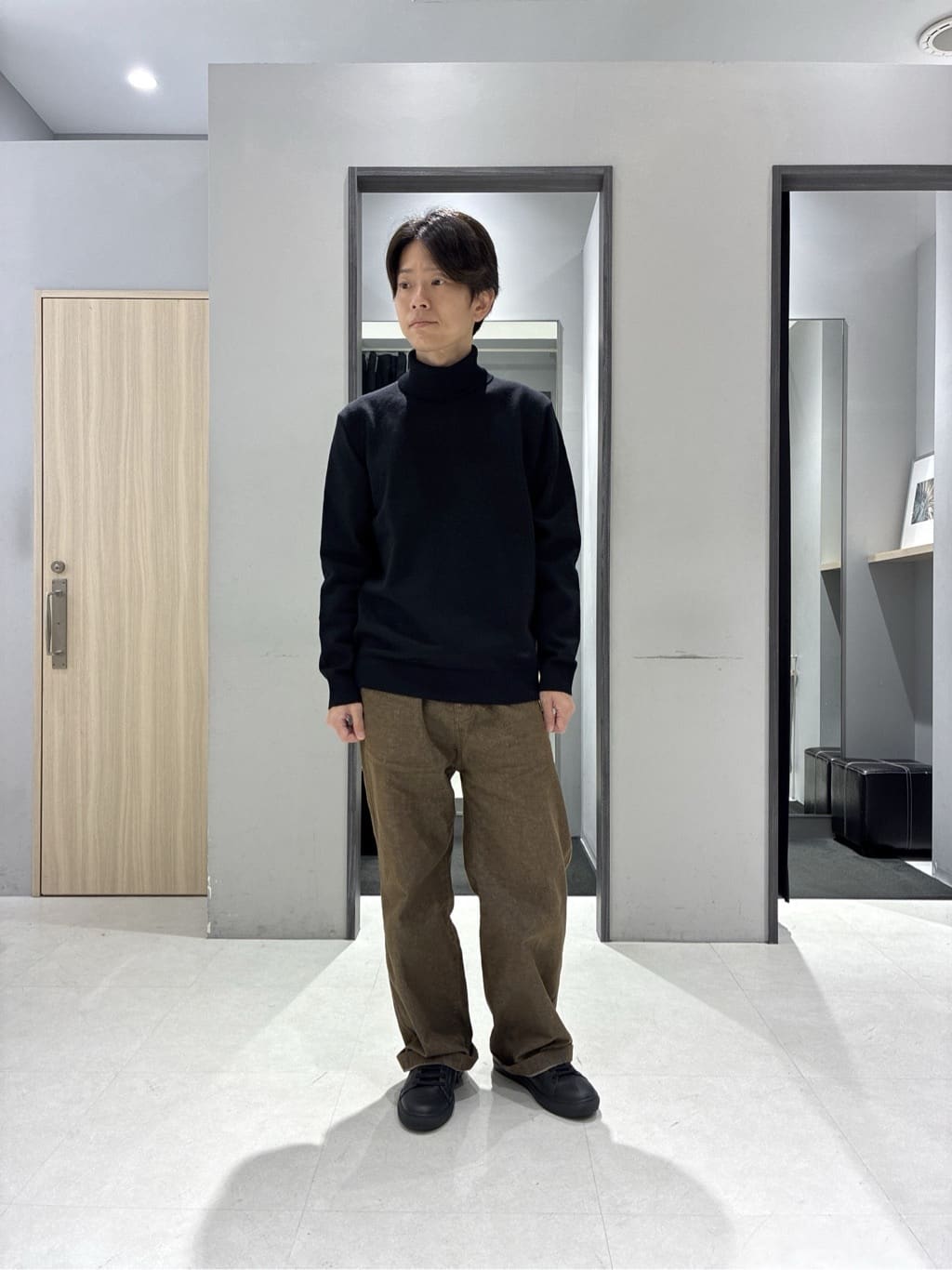 わいずみさんの「TAKEO KIKUCHI｜【JUST ONE LAYER】ダウンファブリック ジップアップ リブ ブルゾン」を使ったコーディネート
