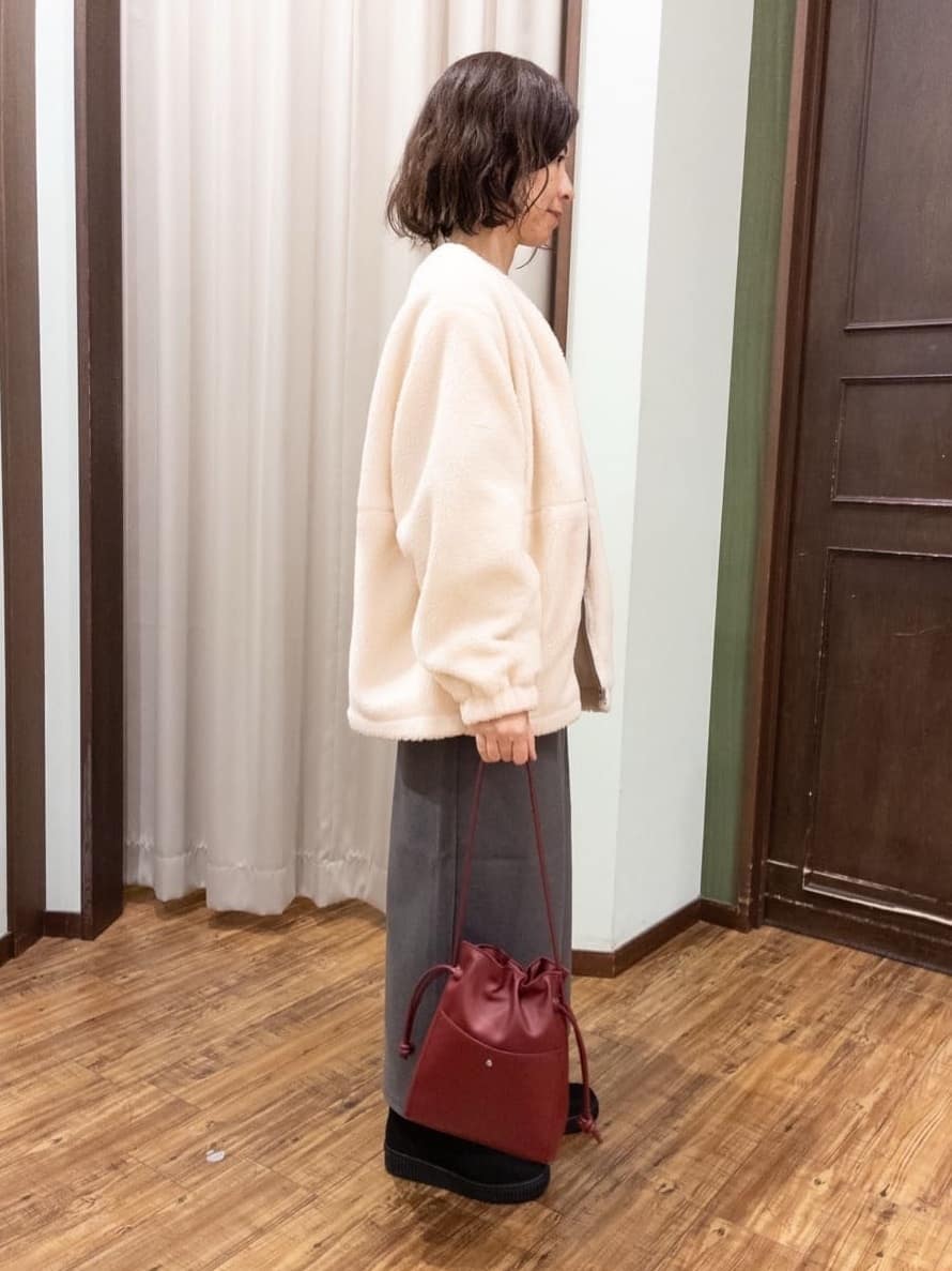 yukaさんの「SHOO･LA･RUE｜【洗濯機可】即サマになる ノーカラー ボアブルゾン」を使ったコーディネート
