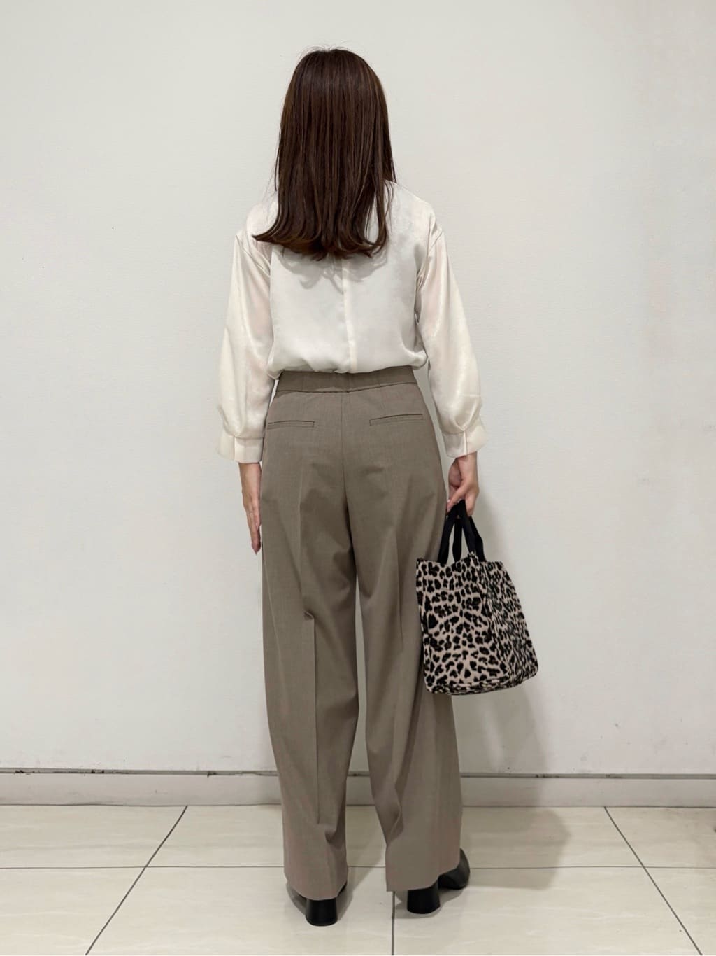 kahoさんの「INDIVI｜【褒められパンツ】ワンタックワイドパンツ」を使ったコーディネート