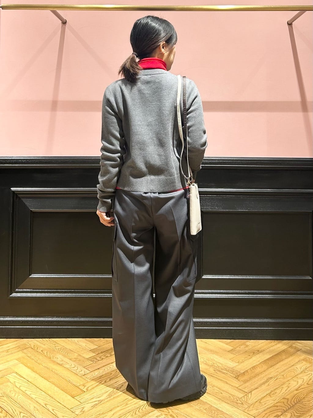 とりみさんの「DRESSTERIOR｜【Safari5月号掲載】イタリアレザースマホショルダーバッグ」を使ったコーディネート