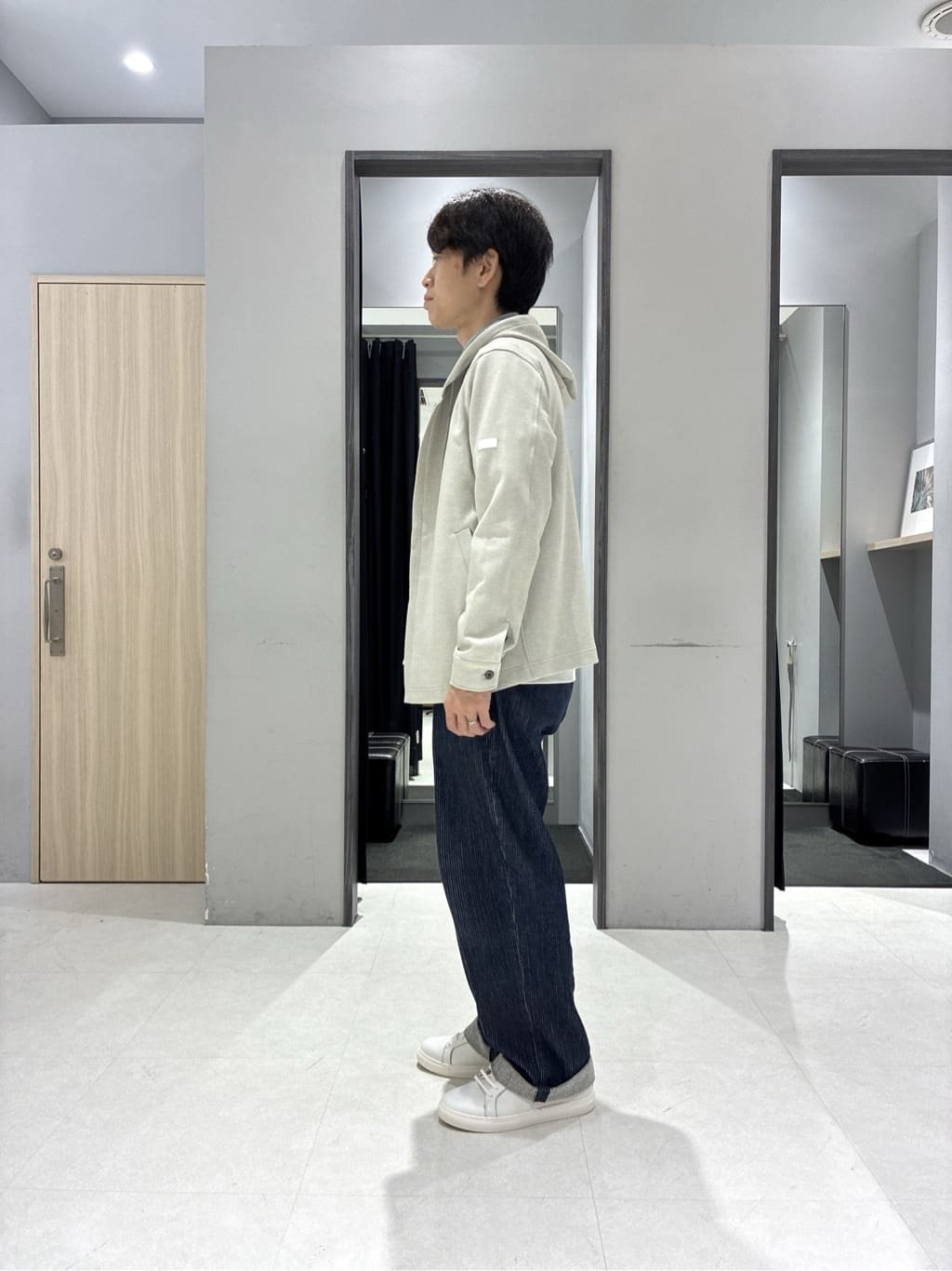 わいずみさんの「TAKEO KIKUCHI｜【JUST ONE LAYER】ダウンファブリックZIPパーカー」を使ったコーディネート