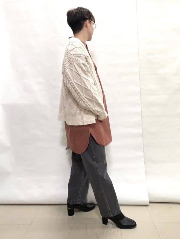 なっちゃんさんの「SHOO･LA･RUE｜【洗濯機可/S-LL】すっきり見えにこだわった コーデュロイチュニックワンピース」を使ったコーディネート