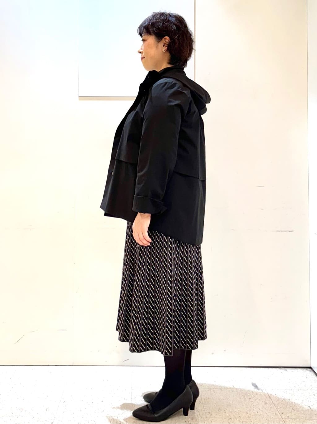 ヤスコさんの「Reflect｜【すっきり見え／フード取り外し可／通勤におすすめ◎】ライティアウター」を使ったコーディネート