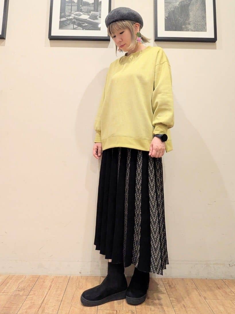 ちえみーぬさんの「SHOO･LA･RUE｜【S-LL】なめらかタッチが癖になる スエード調トップス」を使ったコーディネート