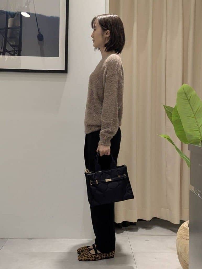 なめさんの「THE SHOP TK｜【華やかで柔らか】ふわふわフェザーニット/洗える・前後2WAY」を使ったコーディネート