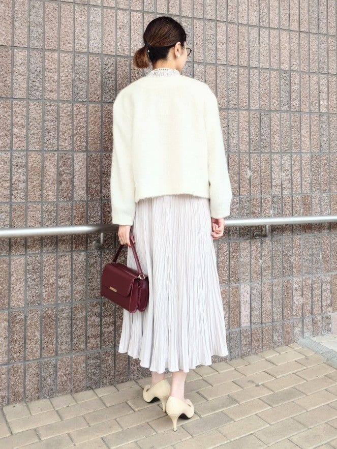 MUTSUKOさんの「UNTITLED｜【ジャケット風/メタルボタン】アルパカ混シャギーカーディガン」を使ったコーディネート