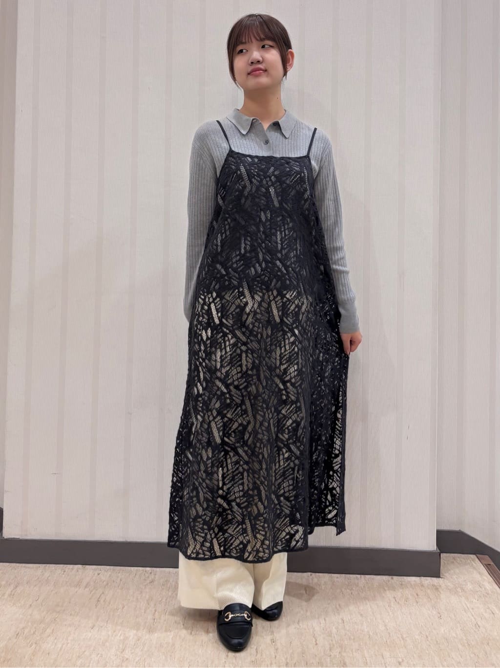 ちひさんの「INDIVI｜【褒められパンツ/ウール調素材】ラメ混ワイドパンツ」を使ったコーディネート