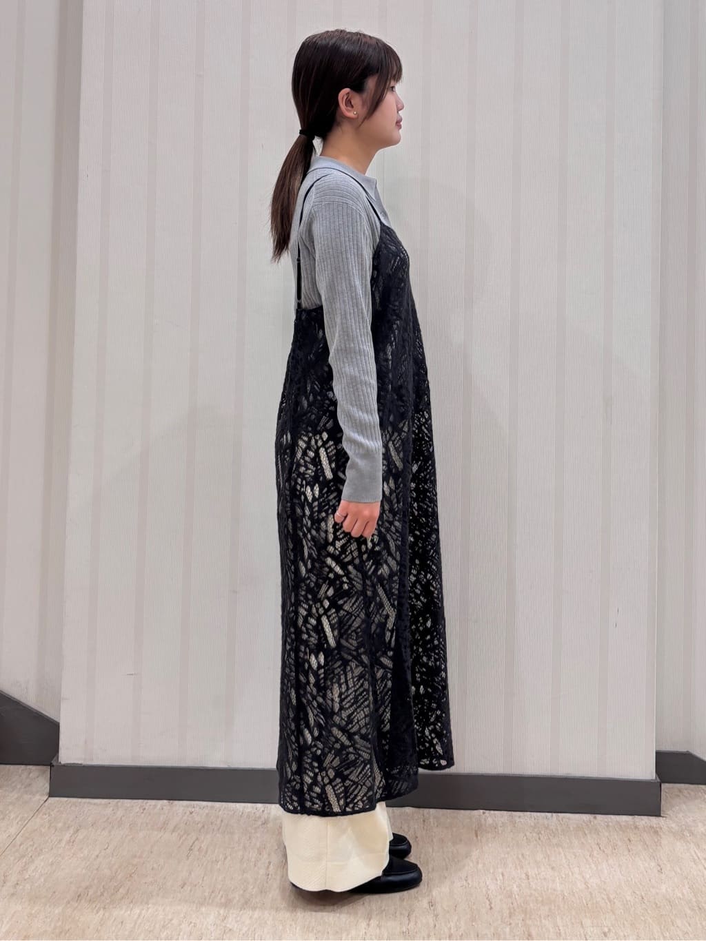 ちひさんの「INDIVI｜【褒められパンツ/ウール調素材】ラメ混ワイドパンツ」を使ったコーディネート