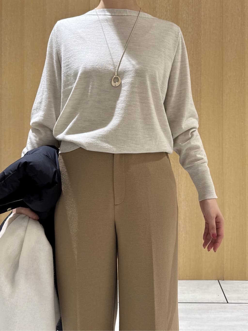 nanaさんの「UNTITLED｜【アンサンブル可/洗える】シルクウールカシミヤ ドルマンスリーブニット」を使ったコーディネート