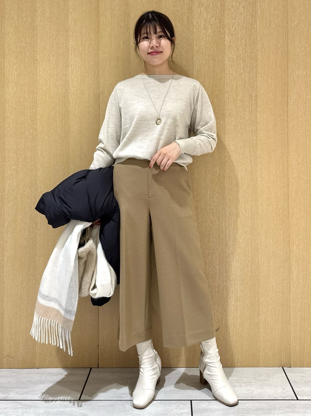 nanaさんの「UNTITLED｜【アンサンブル可/洗える】シルクウールカシミヤ ドルマンスリーブニット」を使ったコーディネート