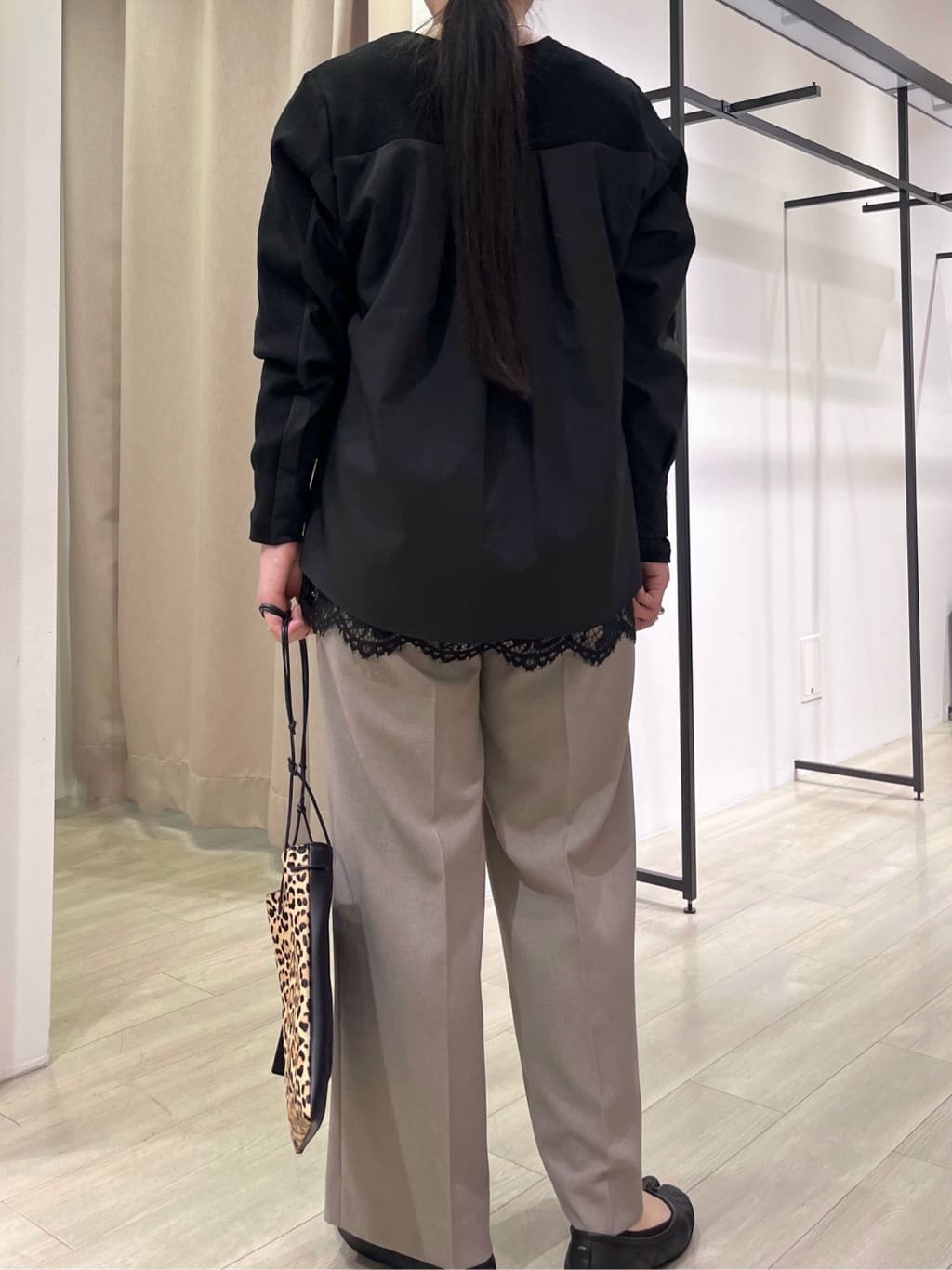 hasuさんの「INDIVI｜【レイヤードにおすすめ】レース切り替えカットソー」を使ったコーディネート