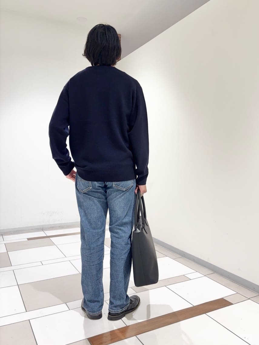 及川さんの「TAKEO KIKUCHI｜【Air Palette Knit】ワンポイント カラーニット プルオーバー」を使ったコーディネート