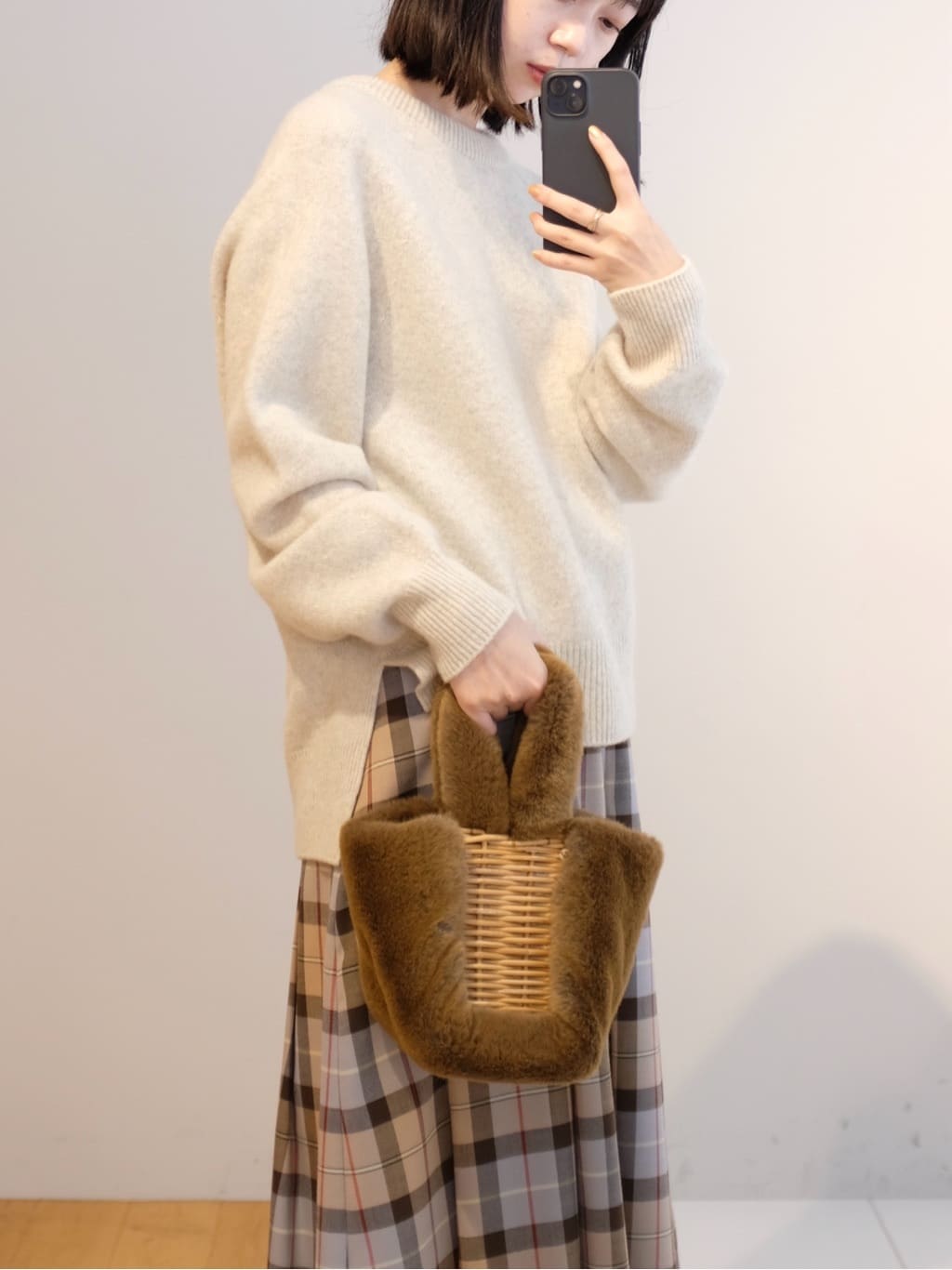 Kishimotoさんの「DRESSTERIOR｜◆チェックタックソフトプリーツスカート」を使ったコーディネート