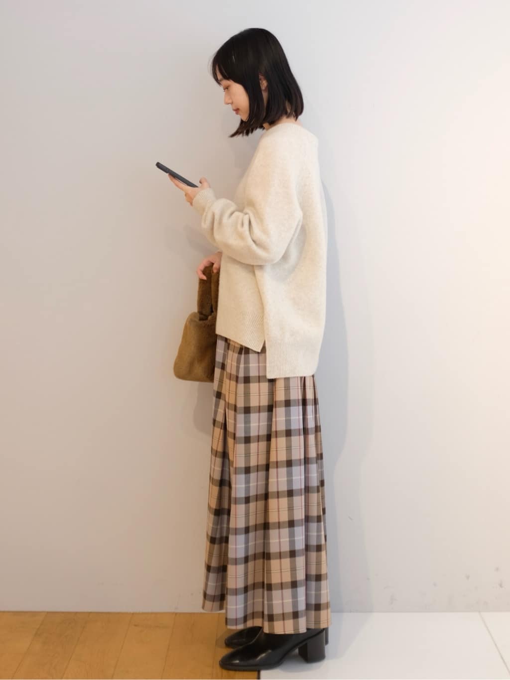 Kishimotoさんの「DRESSTERIOR｜◆チェックタックソフトプリーツスカート」を使ったコーディネート