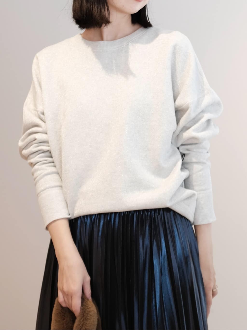 Kishimotoさんの「DRESSTERIOR｜◆【洗える/ストレッチ性/オンオフ】箔プリントプリーツスカート」を使ったコーディネート