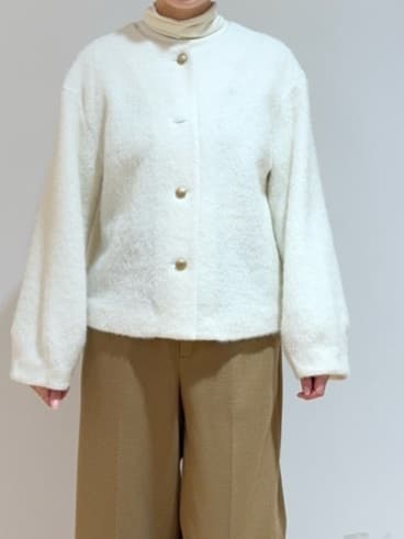 あやさんの「UNTITLED｜【ジャケット風/メタルボタン】アルパカ混シャギーカーディガン」を使ったコーディネート