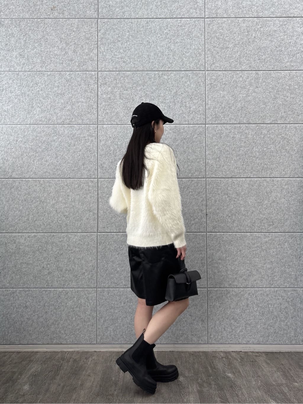 ひなさんの「INDIVI｜カットアウトカットソー」を使ったコーディネート