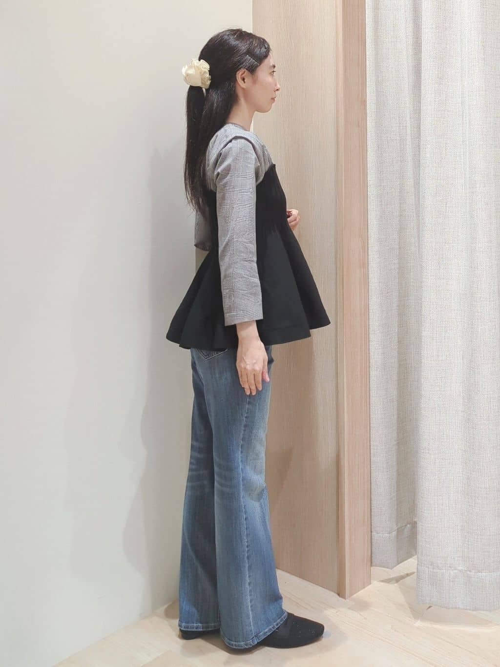 Yuiさんの「grove｜一枚でトレンド完成！体型カバーも叶うニットビスチェドッキングブラウス」を使ったコーディネート