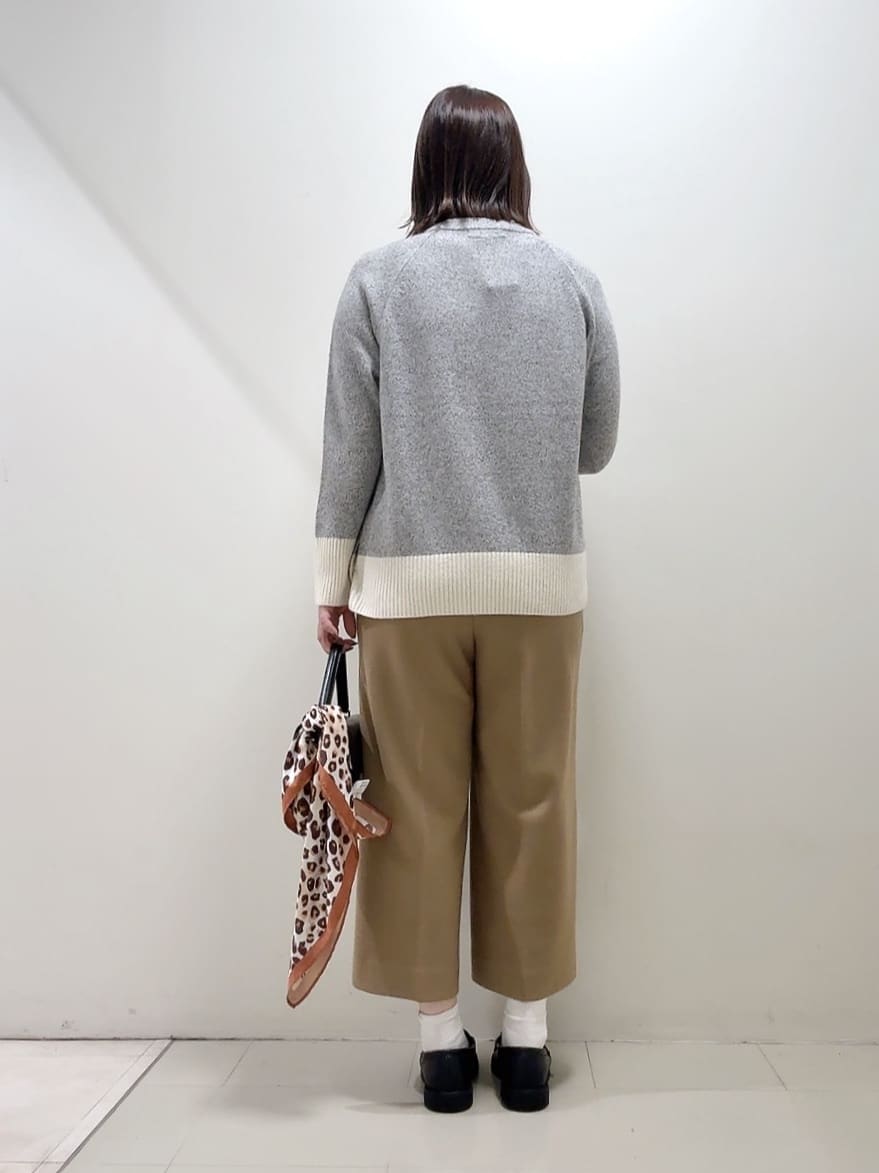 YUIさんの「UNTITLED｜【重ね着もおすすめ/洗える】ウールカシミヤ クルーネックニット」を使ったコーディネート