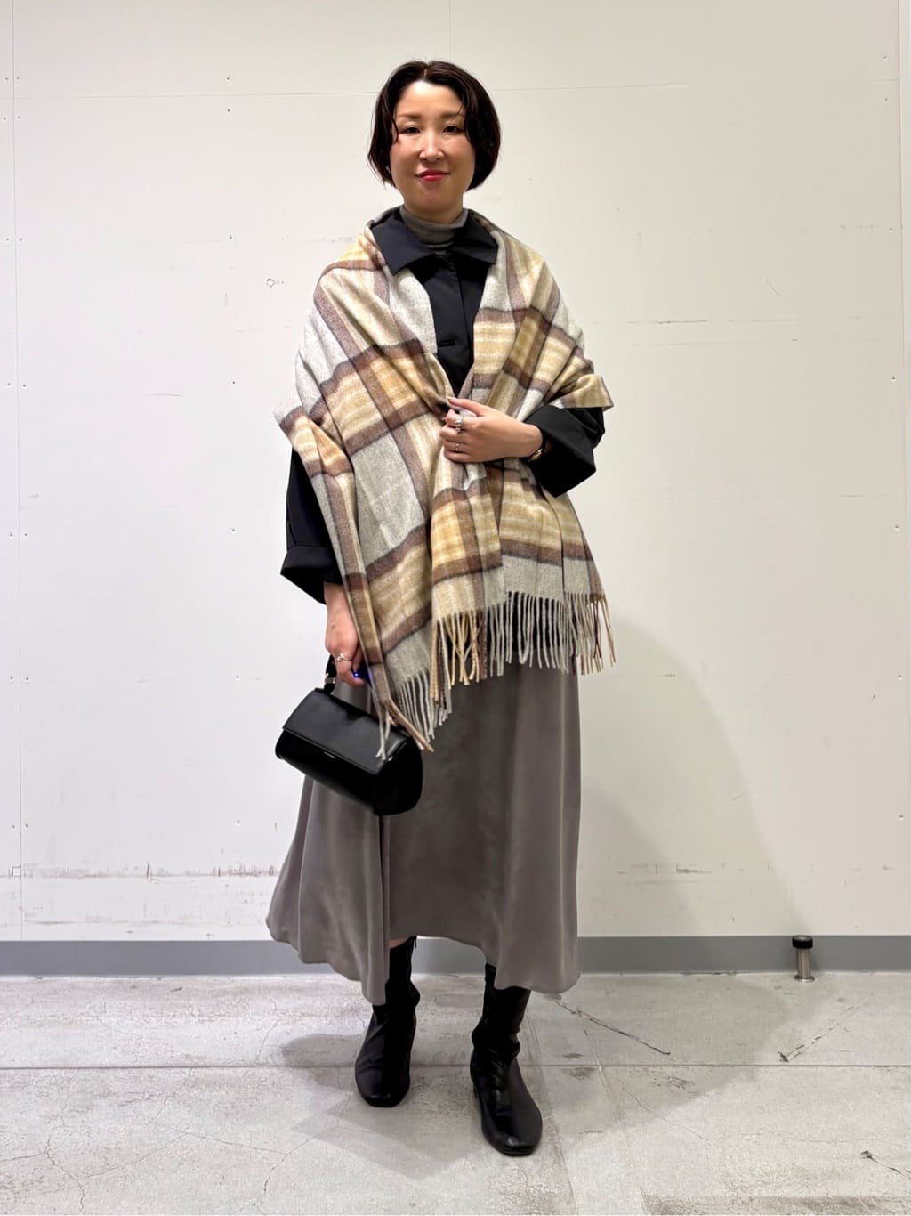 yuriさんの「INDIVI｜【洗える／薄手／ラメ】シアーラメニット」を使ったコーディネート