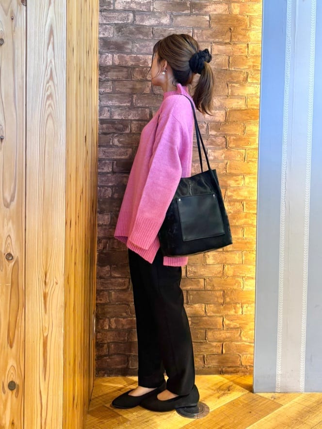 mieさんの「SHOO･LA･RUE｜【S-LL】ゆるシルエットな メランジタートルニット」を使ったコーディネート