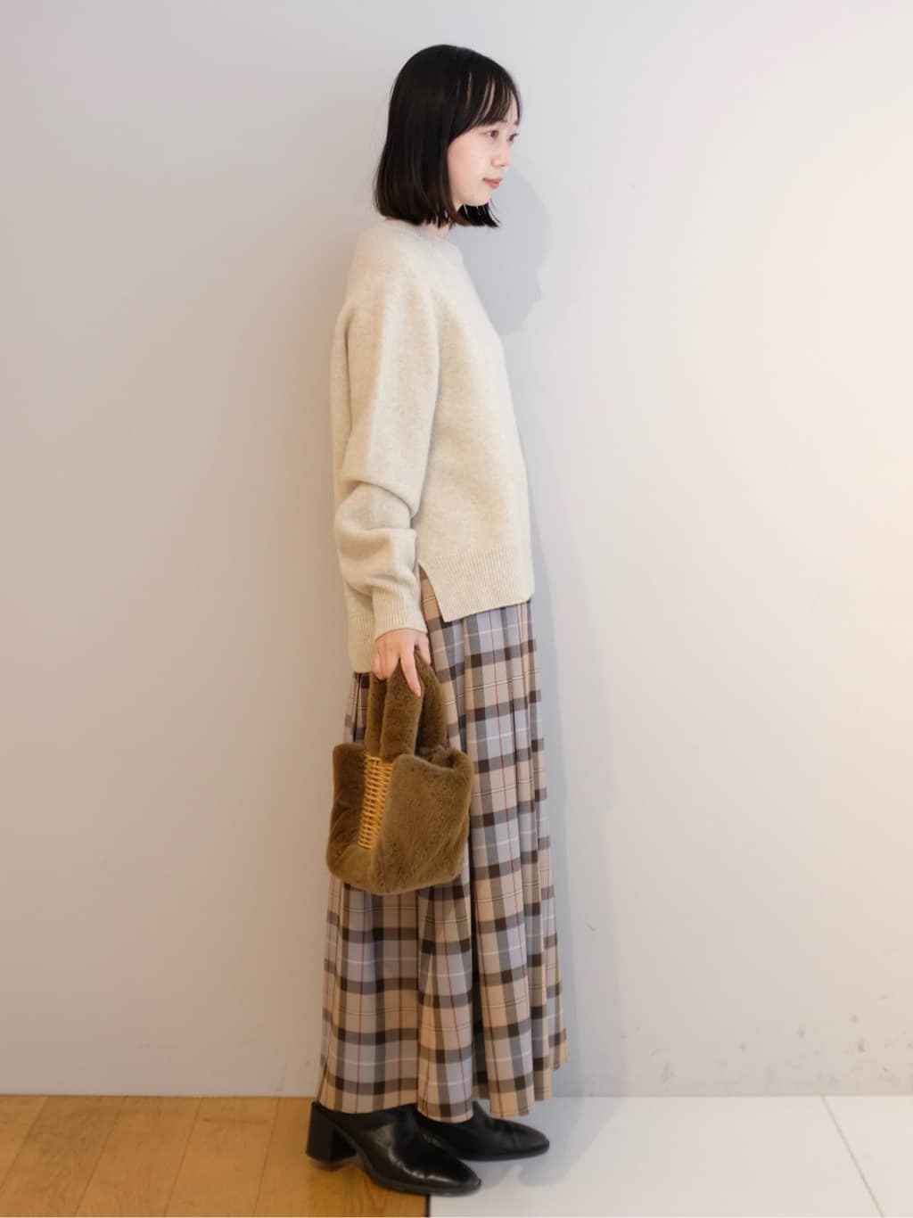 Kishimotoさんの「DRESSTERIOR｜◆チェックタックソフトプリーツスカート」を使ったコーディネート