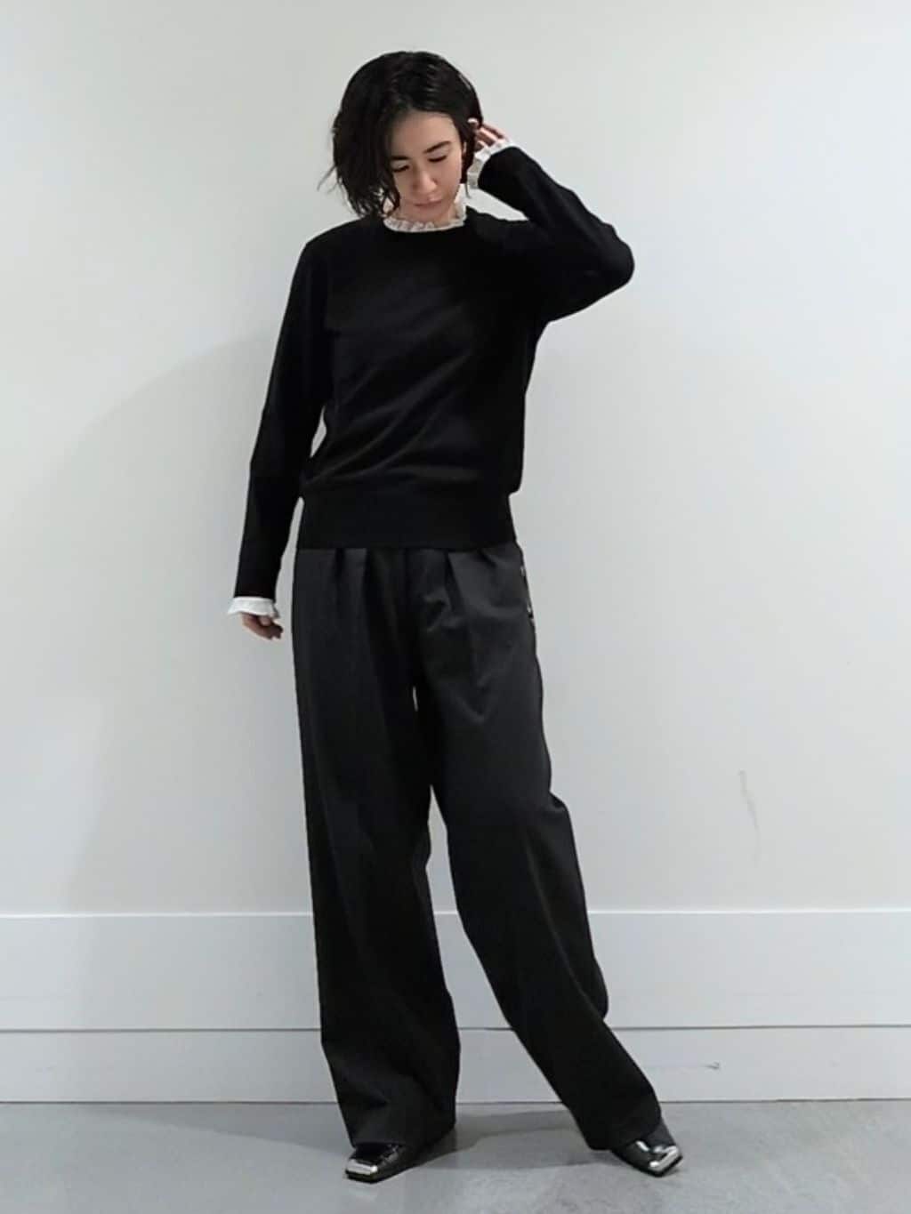 ミズタさんの「UNTITLED｜【フリル取り外し可/きれいめエレガント】フリルシャツレイヤード風ニット」を使ったコーディネート