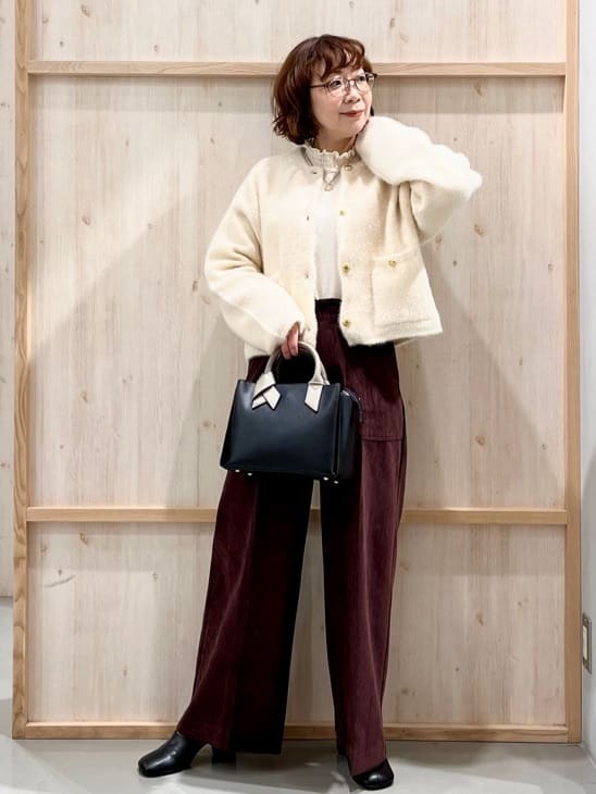nakoさんの「THE SHOP TK｜クラッシュベロアベーカーパンツ」を使ったコーディネート