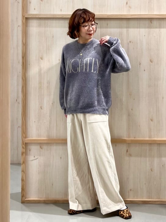 nakoさんの「THE SHOP TK｜ベルベットフェザー ロゴニットプルオーバー」を使ったコーディネート