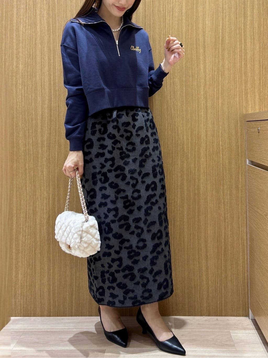 maiさんの「OPAQUE.CLIP｜ロゴ刺繍ハーフジップトップス【洗濯機OK】」を使ったコーディネート