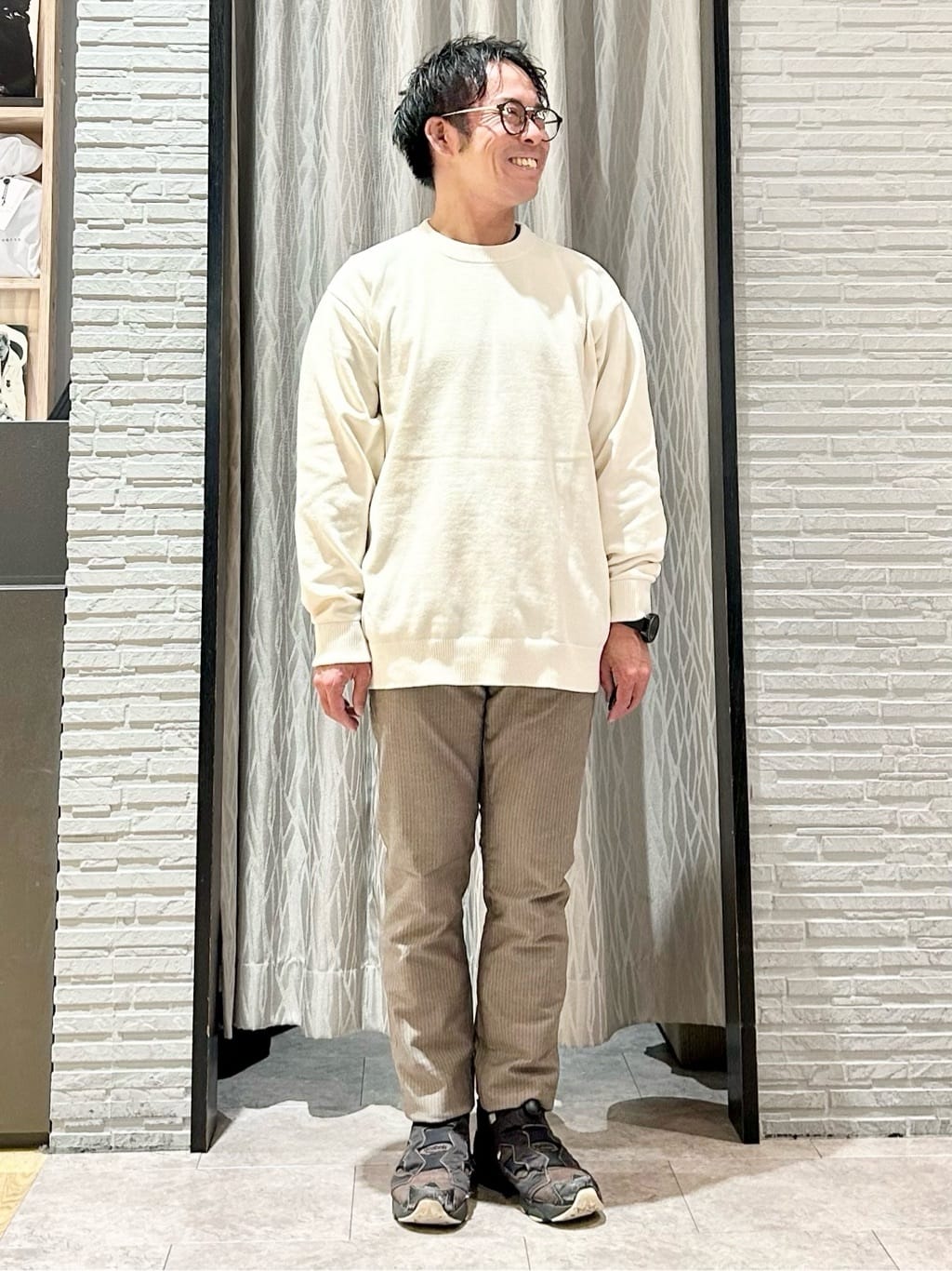 KENJI Iさんの「THE SHOP TK｜【触れるたびに心地良い】ライトモールニット　洗濯機OK/ユニセックスでおすすめ！」を使ったコーディネート