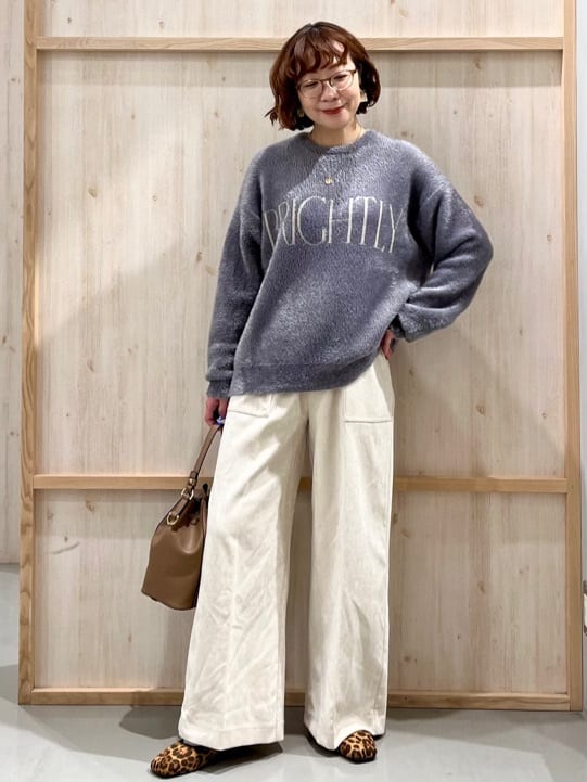 nakoさんの「THE SHOP TK｜ベルベットフェザー ロゴニットプルオーバー」を使ったコーディネート