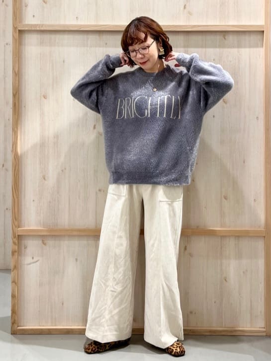 nakoさんの「THE SHOP TK｜ベルベットフェザー ロゴニットプルオーバー」を使ったコーディネート