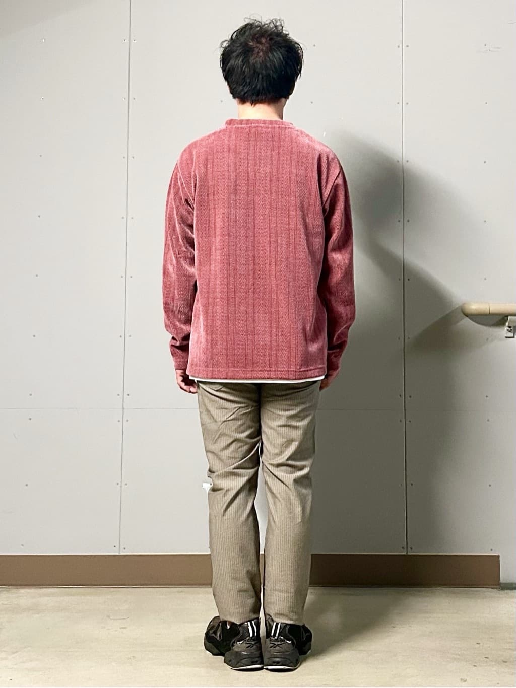 KENJI Iさんの「THE SHOP TK｜【心地良い、滑らかさ】レイヤード風ケーブル ニットソー 【洗濯機OK】」を使ったコーディネート