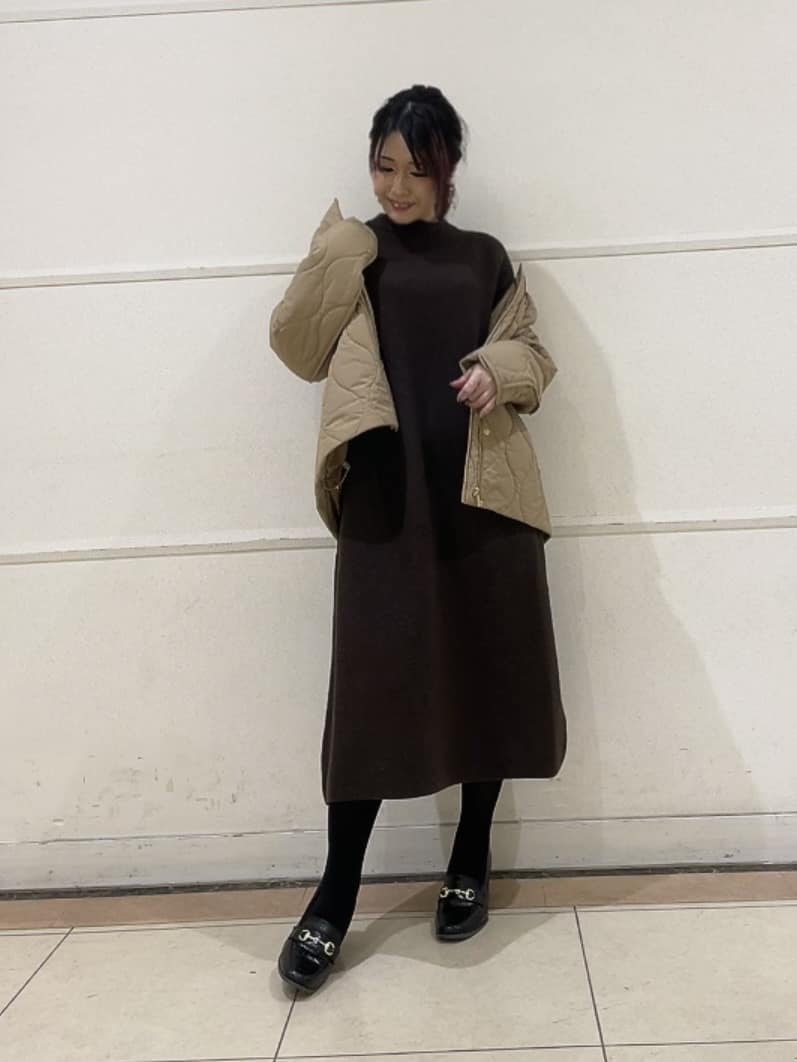 watanabeさんの「UNTITLED｜【ロング丈/ゆったりシルエット】テントライン ニットワンピース」を使ったコーディネート