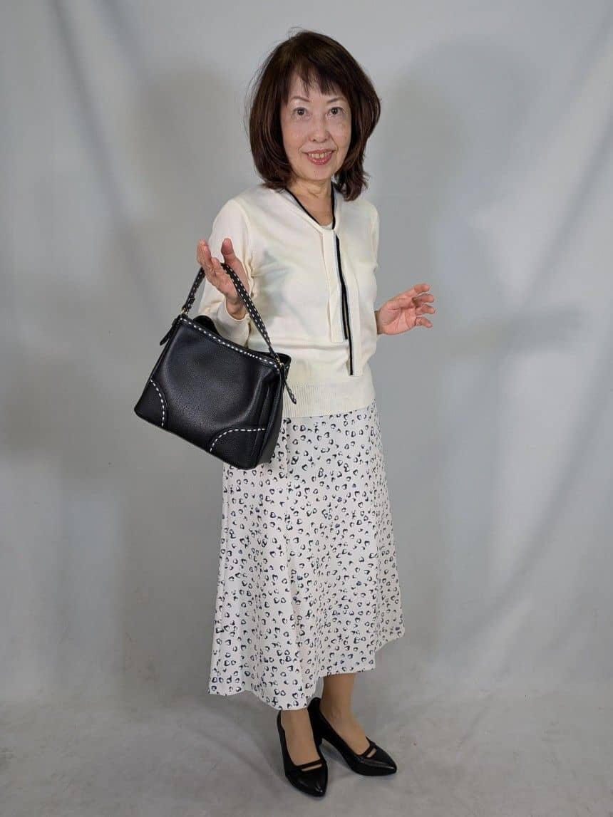 k.kazunoさんの「Reflect｜ソフトフレアプリントスカート」を使ったコーディネート