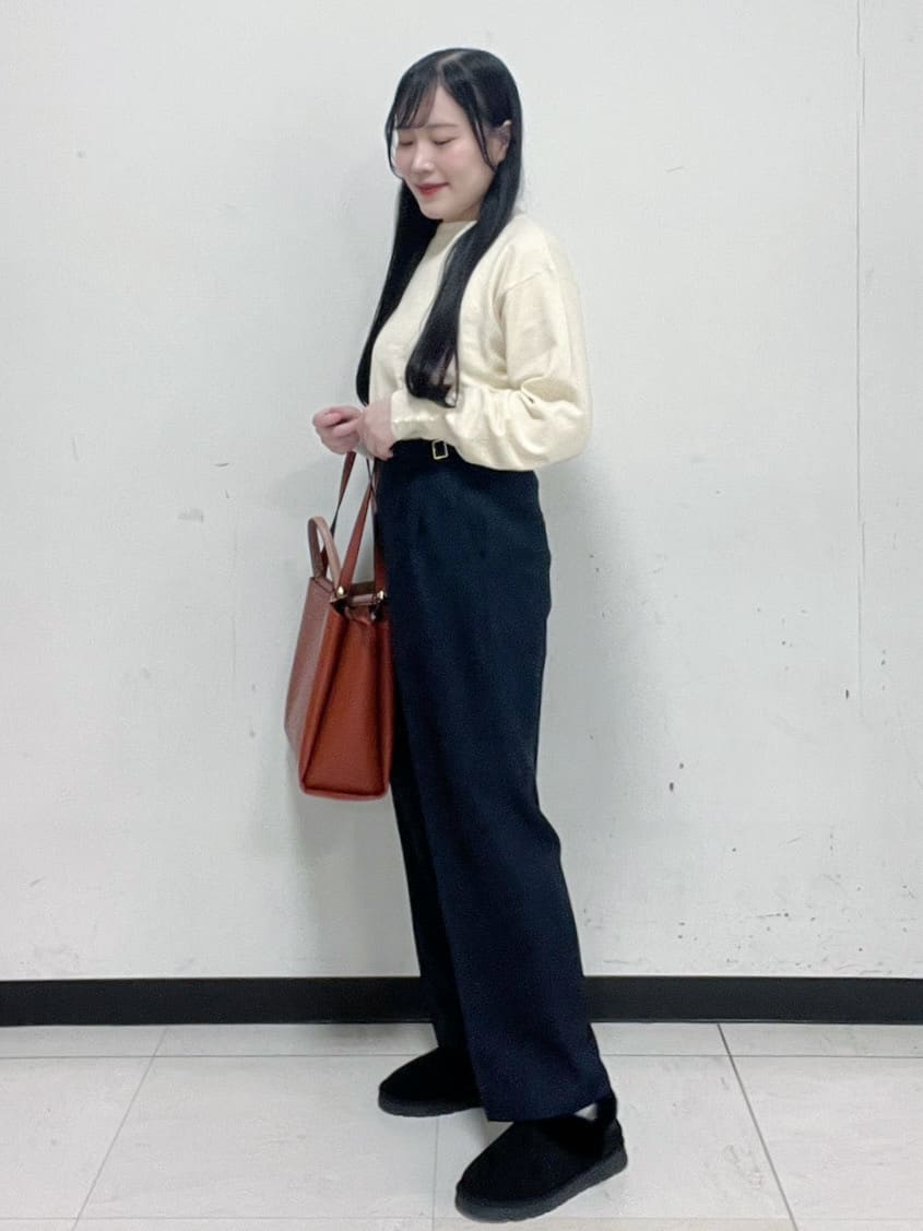 Hitomiさんの「index｜ふんわりボトルネックパフスリーブニット【洗濯機OK】」を使ったコーディネート