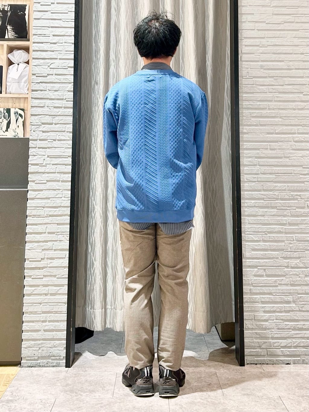 KENJI Iさんの「THE SHOP TK｜【無地に飽きた方へ】ふくれジャカードスウェット　洗濯機OK/6色展開/ユニセックスでおすすめ！」を使ったコーディネート