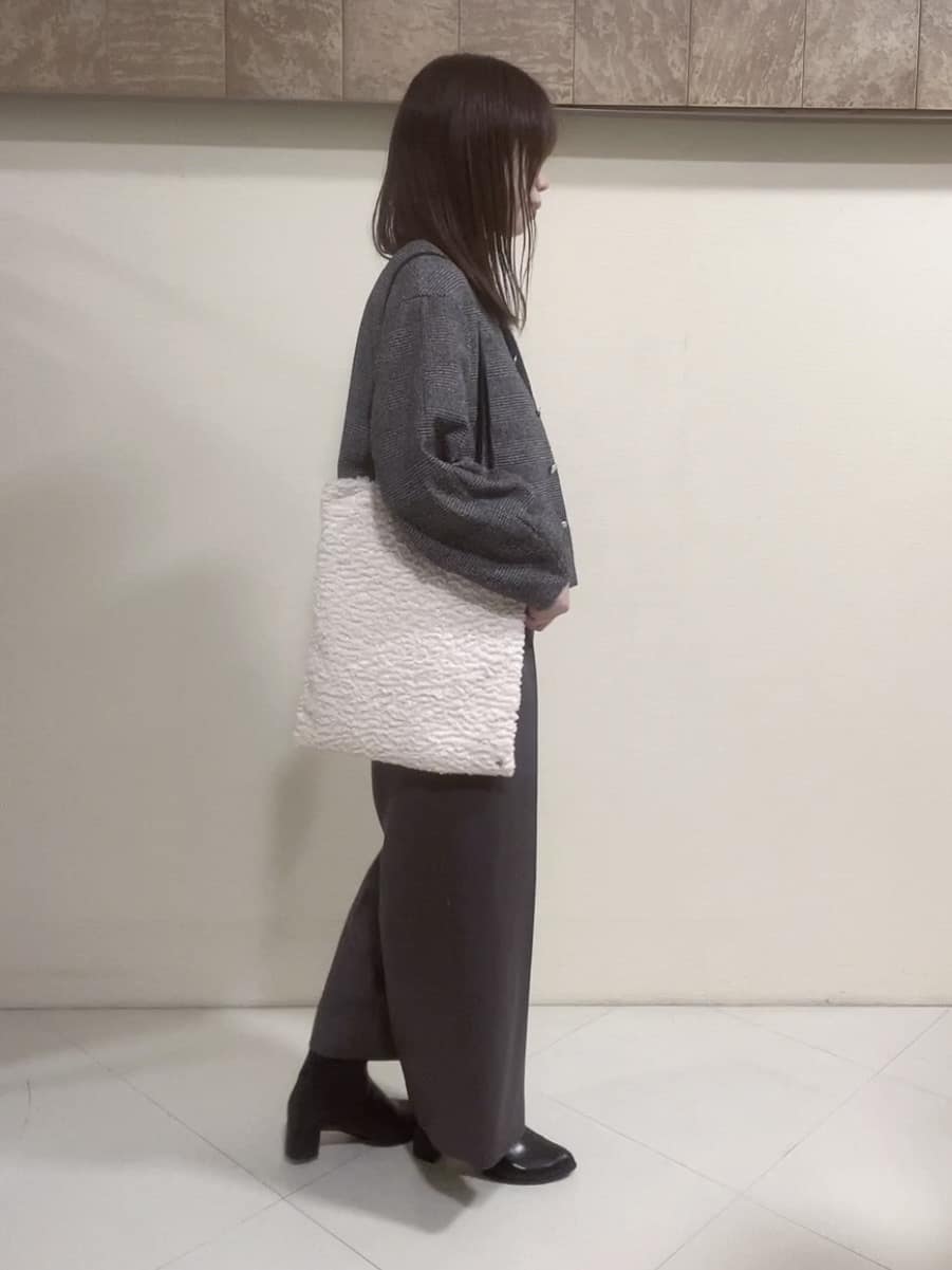 yukaさんの「Reflect｜【選べる8色／スカートにもパンツにも◎】ウール混ボートネックニット」を使ったコーディネート