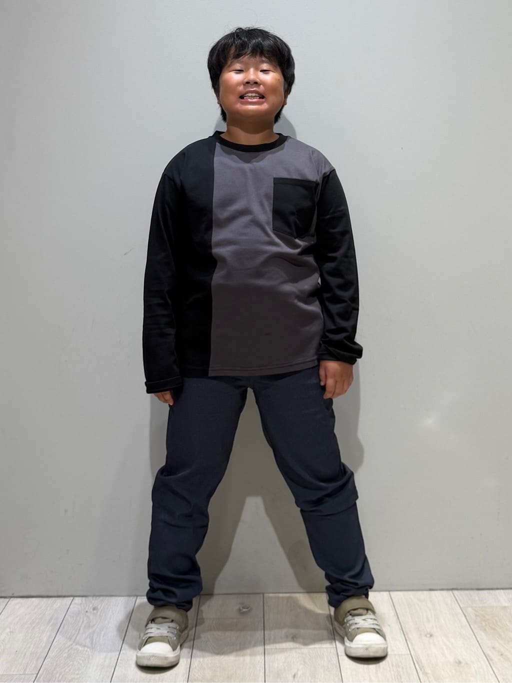 kuboさんの「THE SHOP TK｜【110-160/洗濯機OK】切り替え長袖Tシャツ」を使ったコーディネート