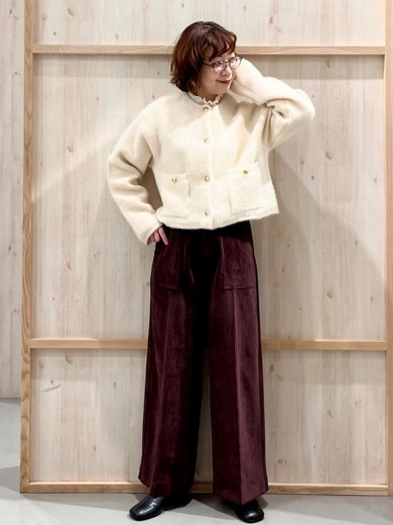 nakoさんの「THE SHOP TK｜クラッシュベロアベーカーパンツ」を使ったコーディネート