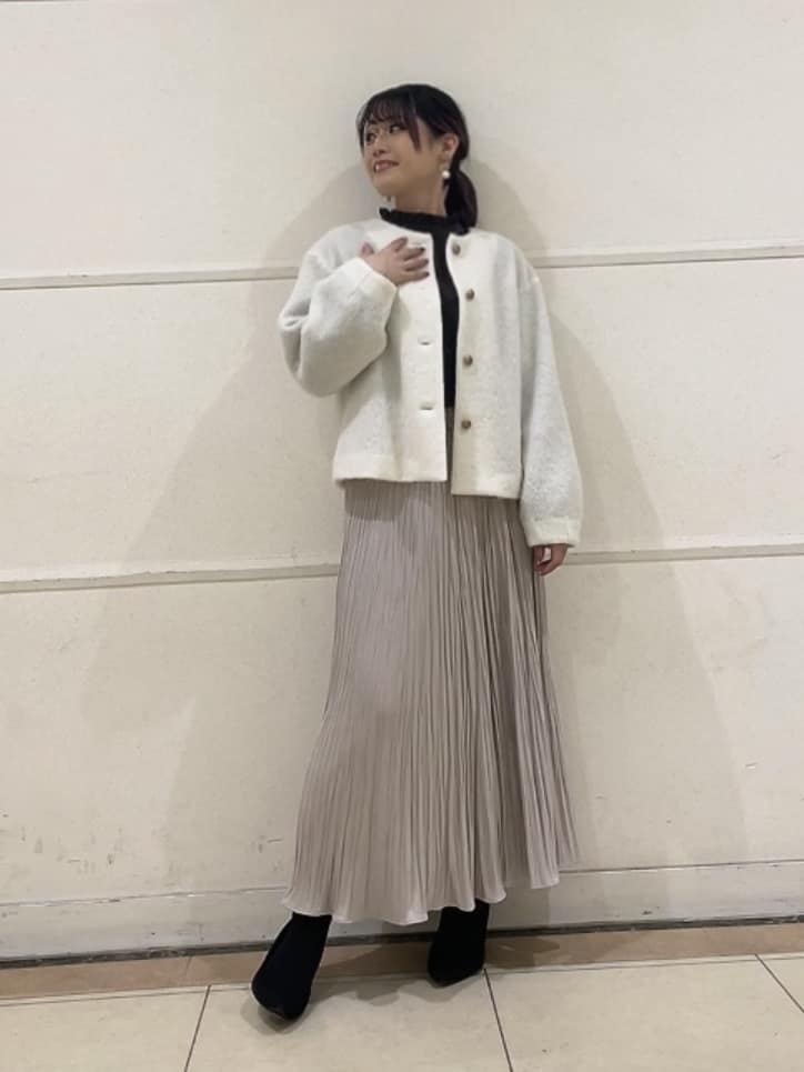watanabeさんの「UNTITLED｜【ジャケット風/メタルボタン】アルパカ混シャギーカーディガン」を使ったコーディネート