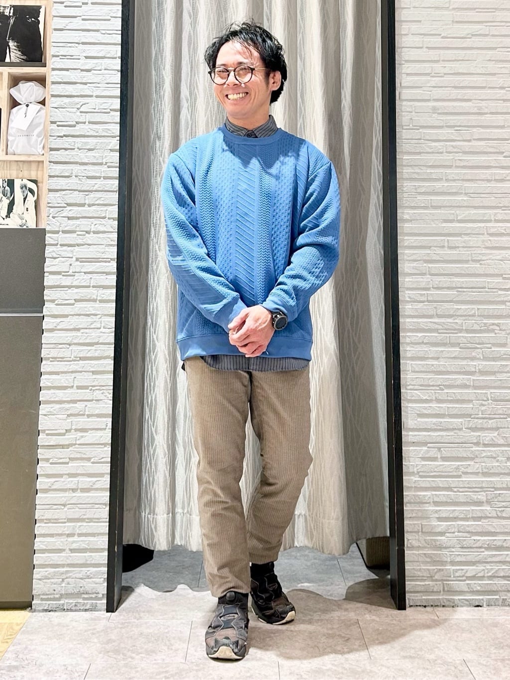 KENJI Iさんの「THE SHOP TK｜【無地に飽きた方へ】ふくれジャカードスウェット　洗濯機OK/6色展開/ユニセックスでおすすめ！」を使ったコーディネート