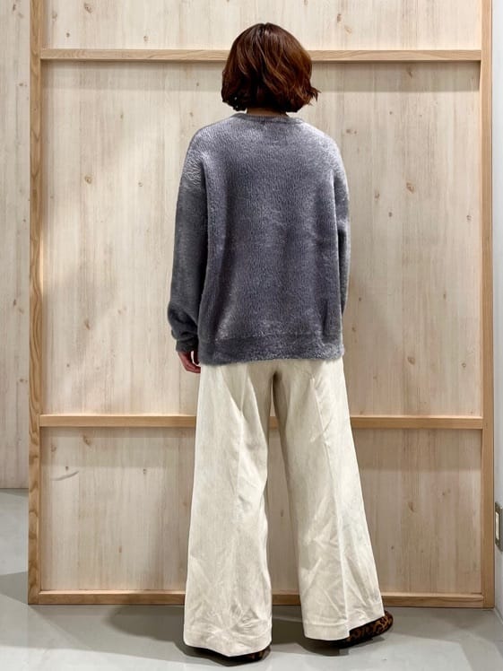 nakoさんの「THE SHOP TK｜ベルベットフェザー ロゴニットプルオーバー」を使ったコーディネート
